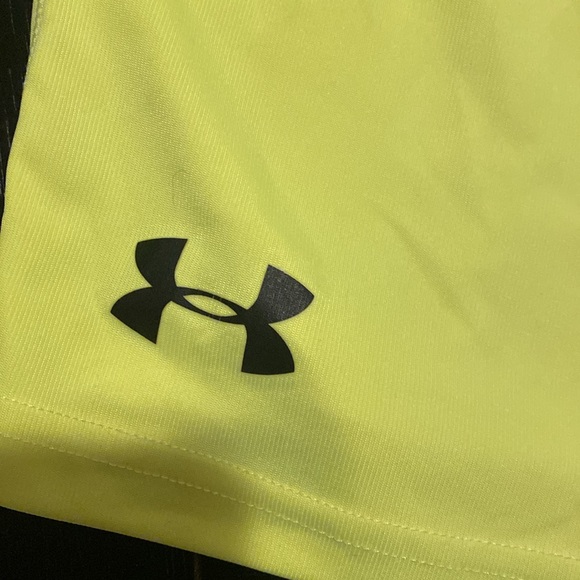 Under Armour athletic shorts , XL - Picture 2 of 4